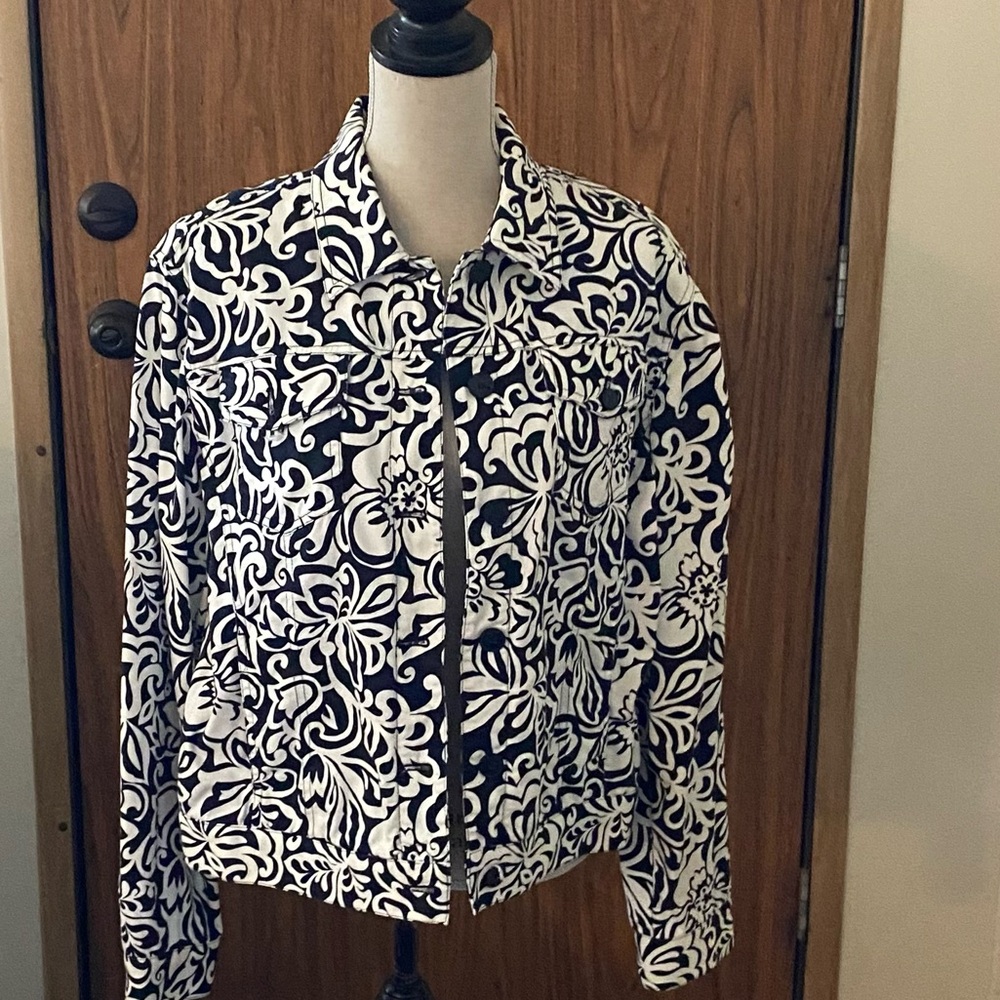 Jones of New York Black and White Floral Jacket with front pockets women’s SZ L